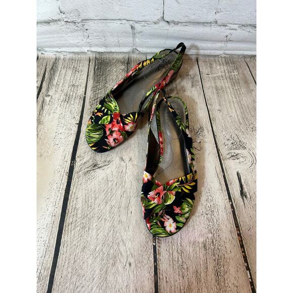 LIFESTRIDE Women’s Mimosa 2 Floral Slingback Sandals / Size: 8.5 - Picture 1 of 11